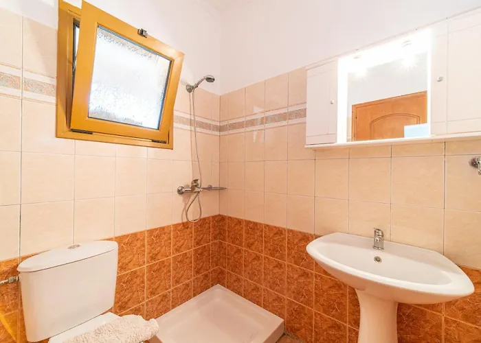 Giannis 4 * أريلاز