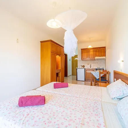 Apartment Giannis 4 *